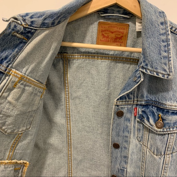 Levi’s jean jacket - Picture 7 of 8